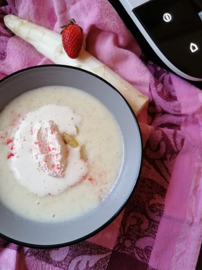 Spargelcremesuppe mit dem Cookit von Bosch - wenn Spargel auf Erdbeere ...